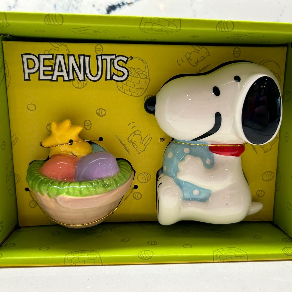 Peanuts - Snoopy & Woodstock Ceramic Salt Pepper Shaker Set -Easter Version